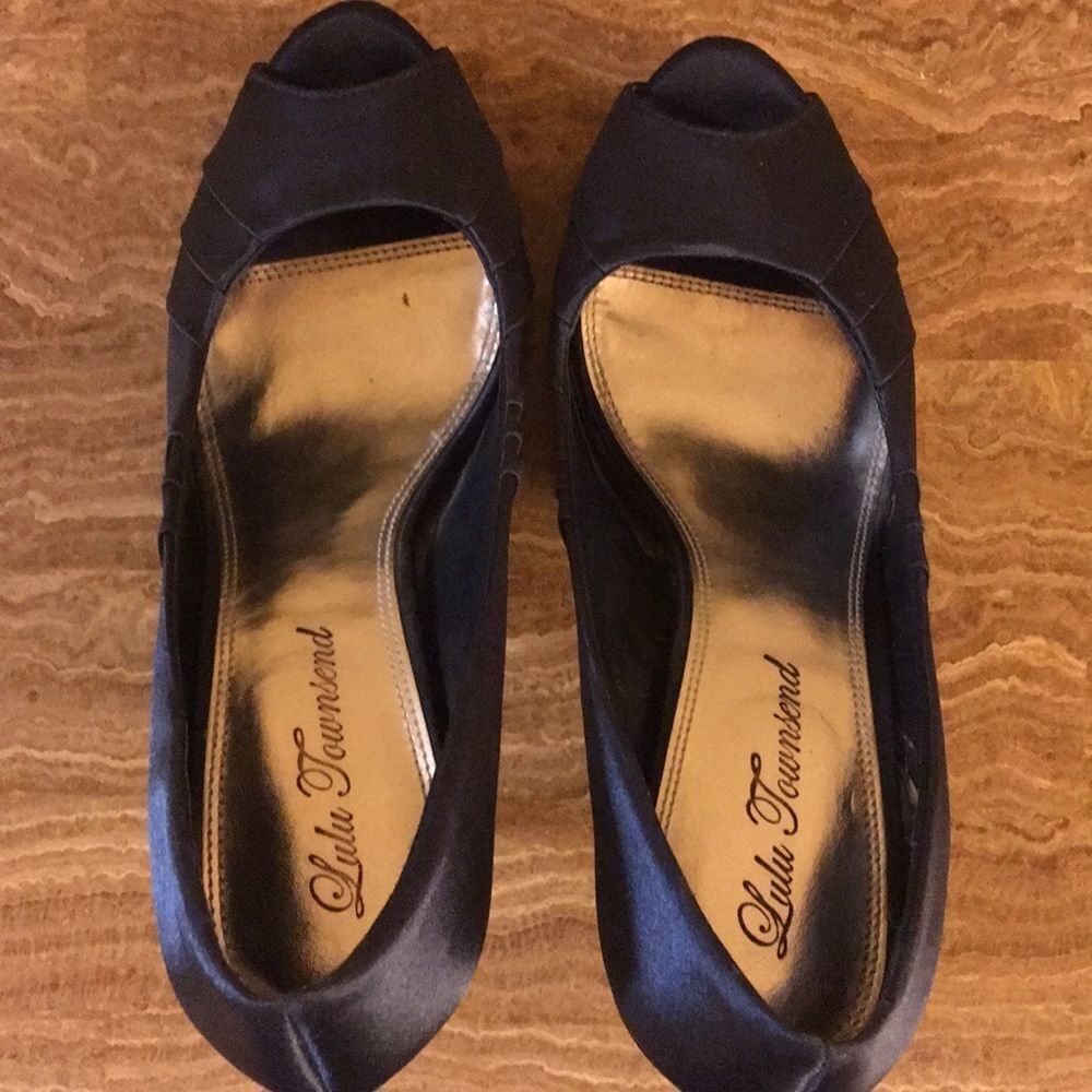 Lulu Townsend navy daffodil platform. Size 8 - Picture 5 of 7